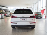 2025款 奥迪Q5L 40 TFSI 时尚动感型