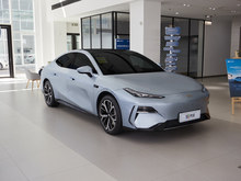 2025 yE8 700km h{