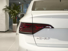 2025  200TSI DSGԽ