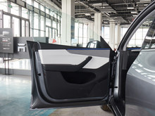 2025 Model Y 