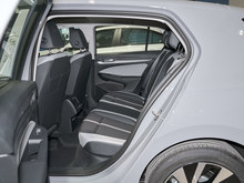 2026�� �߶��� 300TSI R-Line